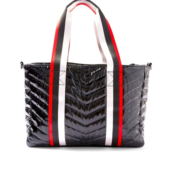Evereve Handbags - Evereve Think Royln Apres Ski Chevron Tote